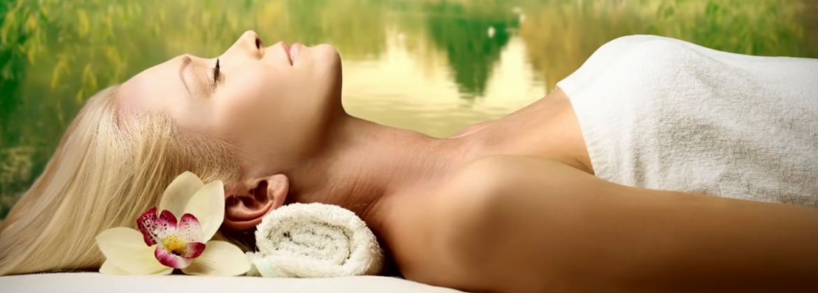 Theia_spa_1459x524_lady.png